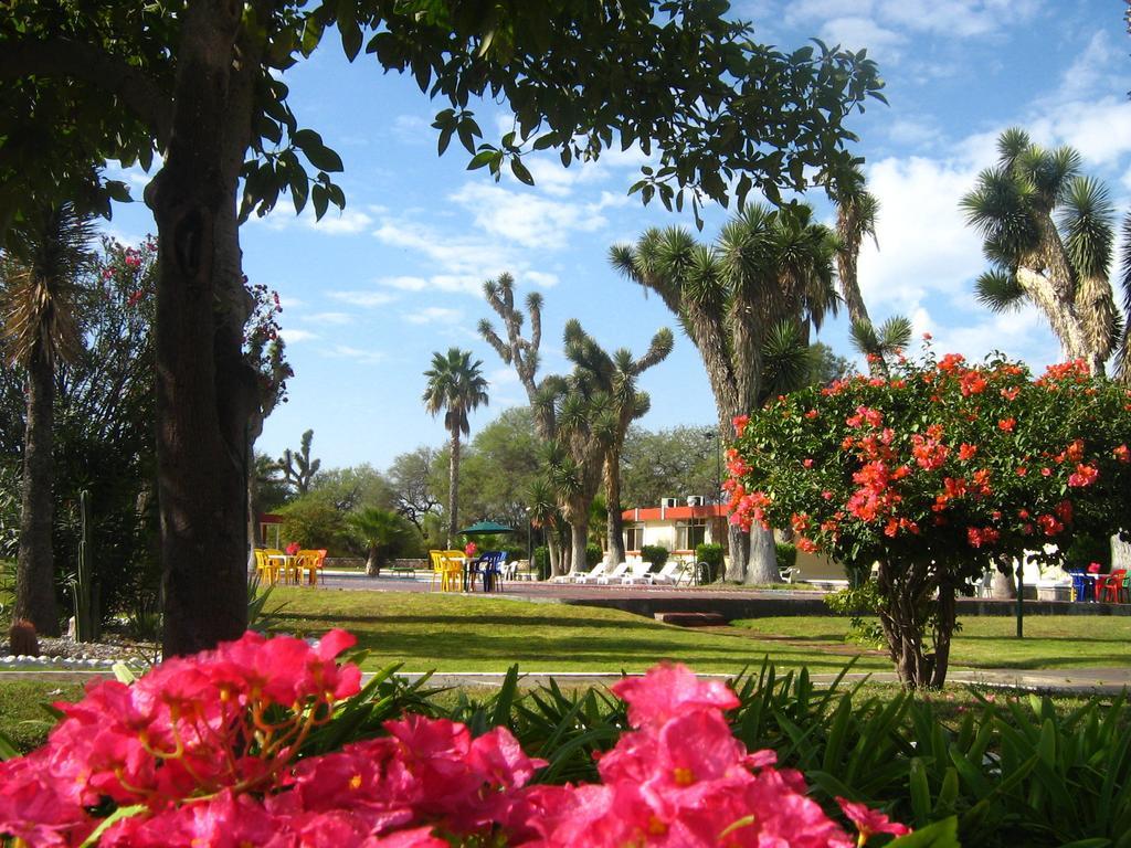 Hotel Las Palmas Midway Inn Matehuala Luaran gambar