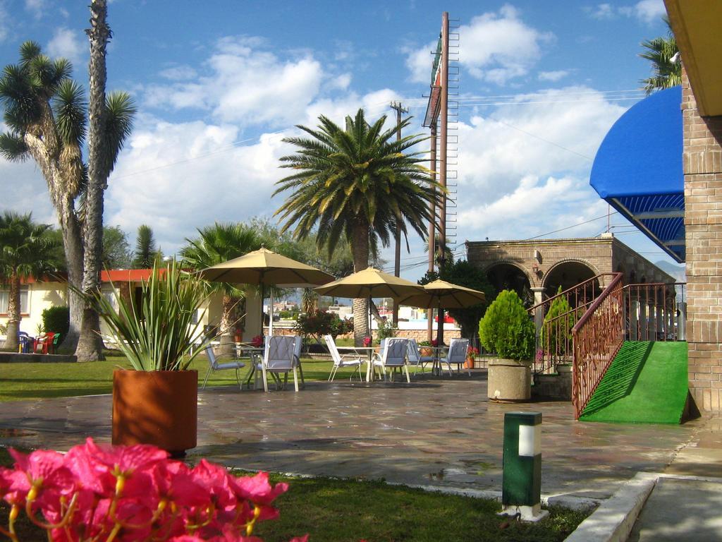 Hotel Las Palmas Midway Inn Matehuala Luaran gambar
