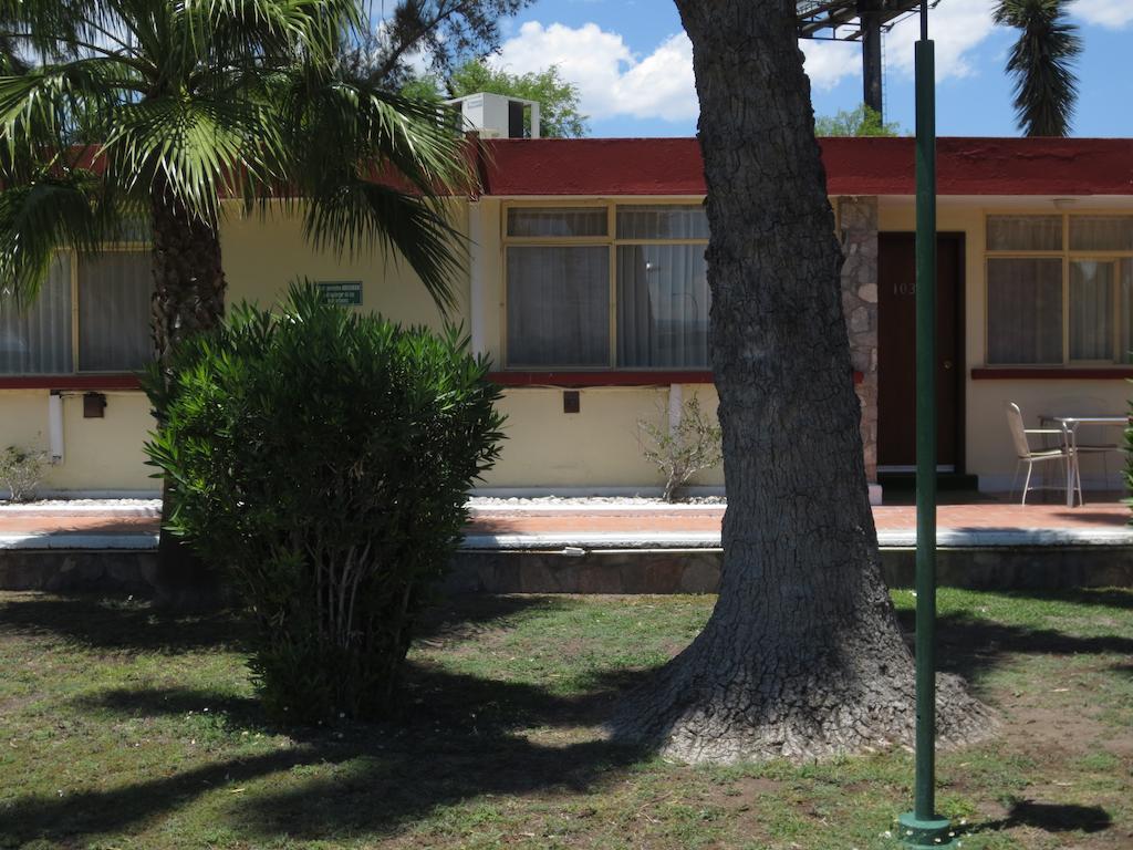 Hotel Las Palmas Midway Inn Matehuala Luaran gambar